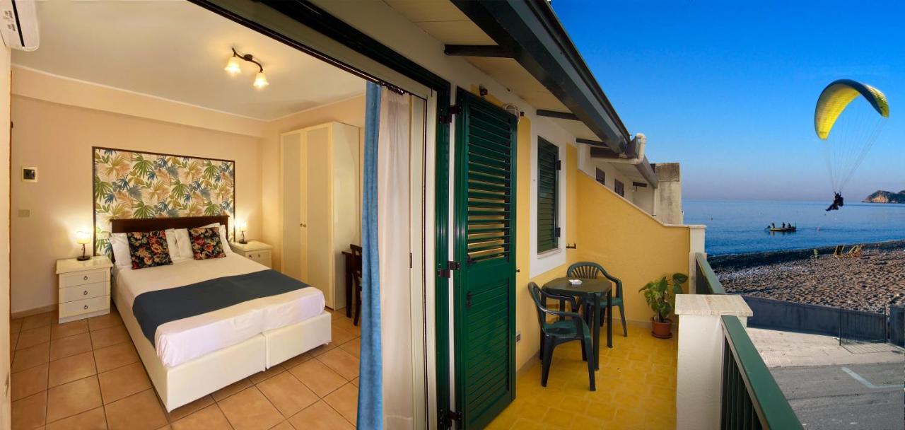 לטויאני Casa Famiani Bed & Breakfast מראה חיצוני תמונה