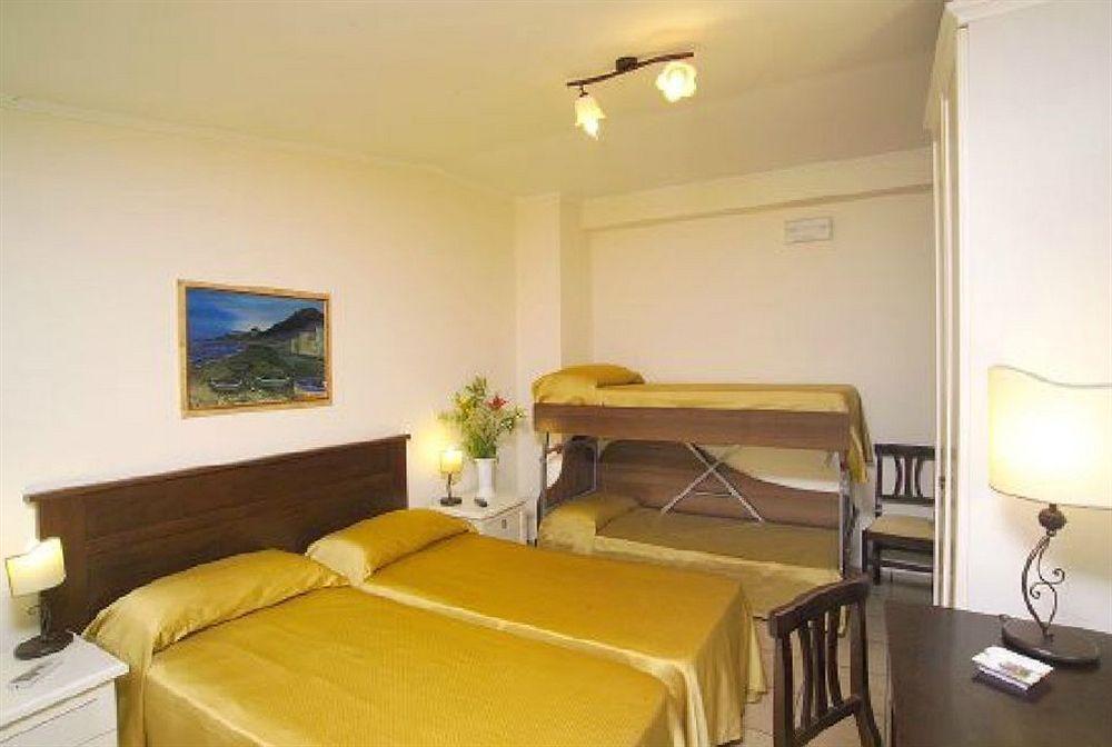 לטויאני Casa Famiani Bed & Breakfast מראה חיצוני תמונה